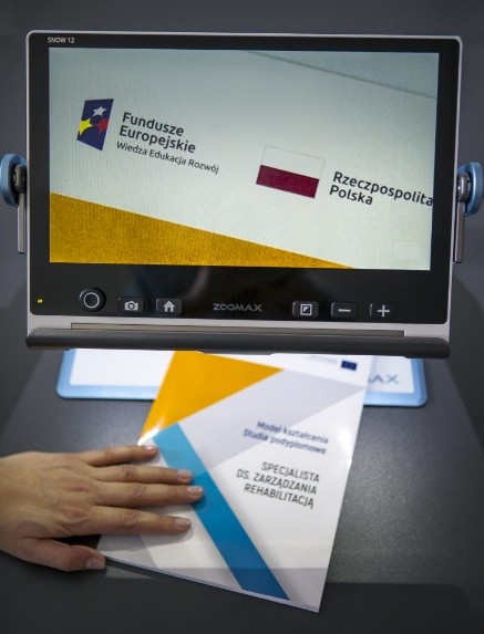 ZOOMAX SNOW 12: powiększalnik przenośny, kamera i lupa elektroniczna  ZOOMAX SNOW 12: powiększalnik przenośny